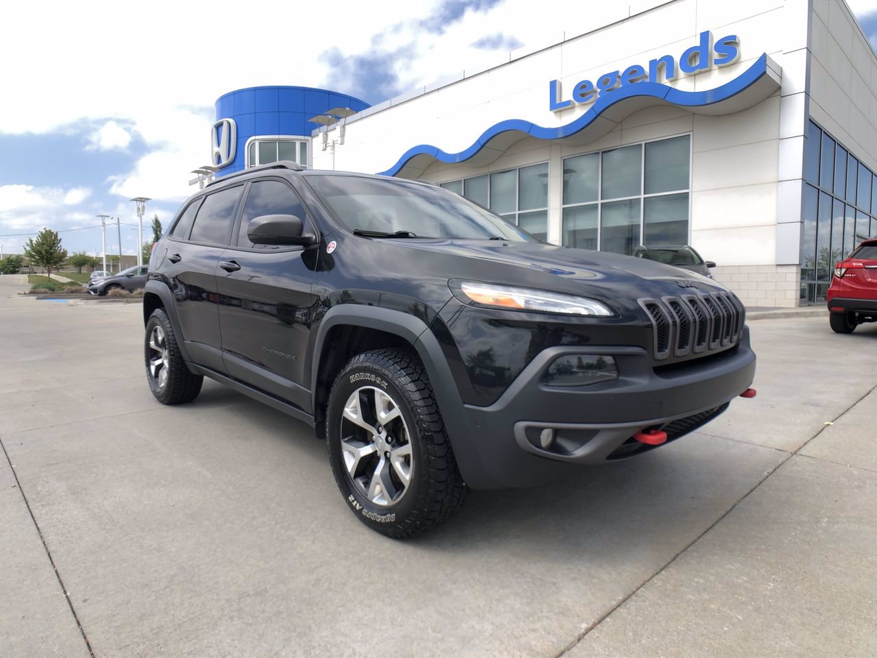 PreOwned 2015 Jeep Cherokee Trailhawk in Kansas City 